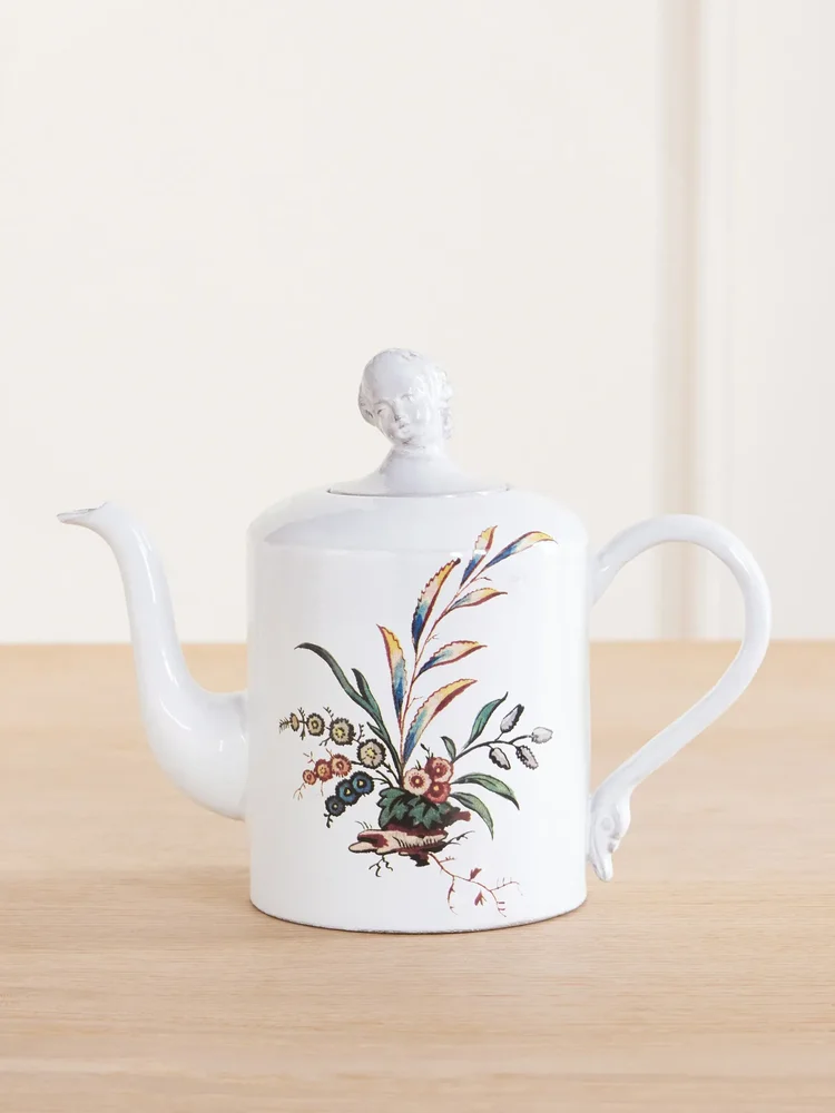 Bearberry ceramic teapot
