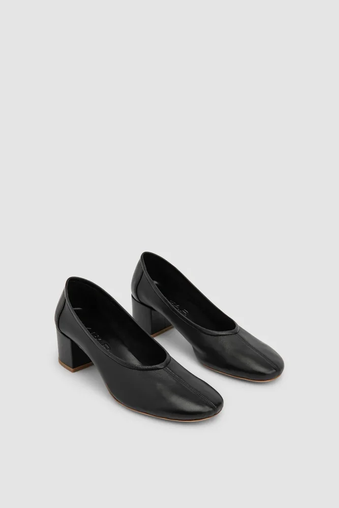 Prudence 45 Leather Pump in Black