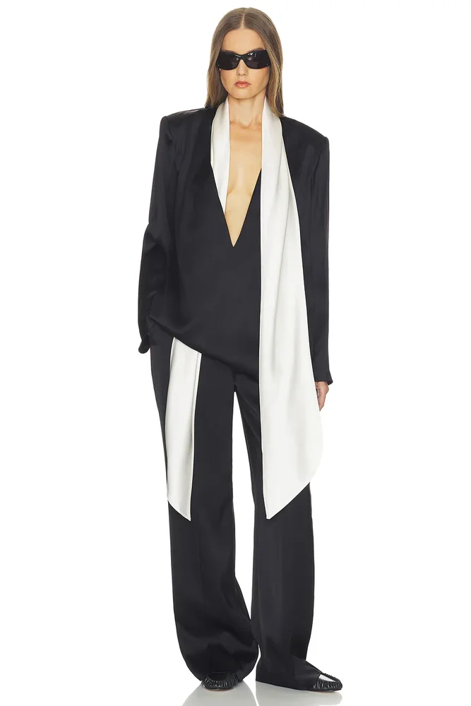 Popover With Attached Scarf in Double Face Satin