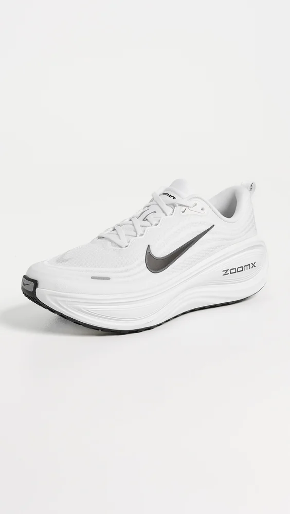 Vomero Plus Sneakers