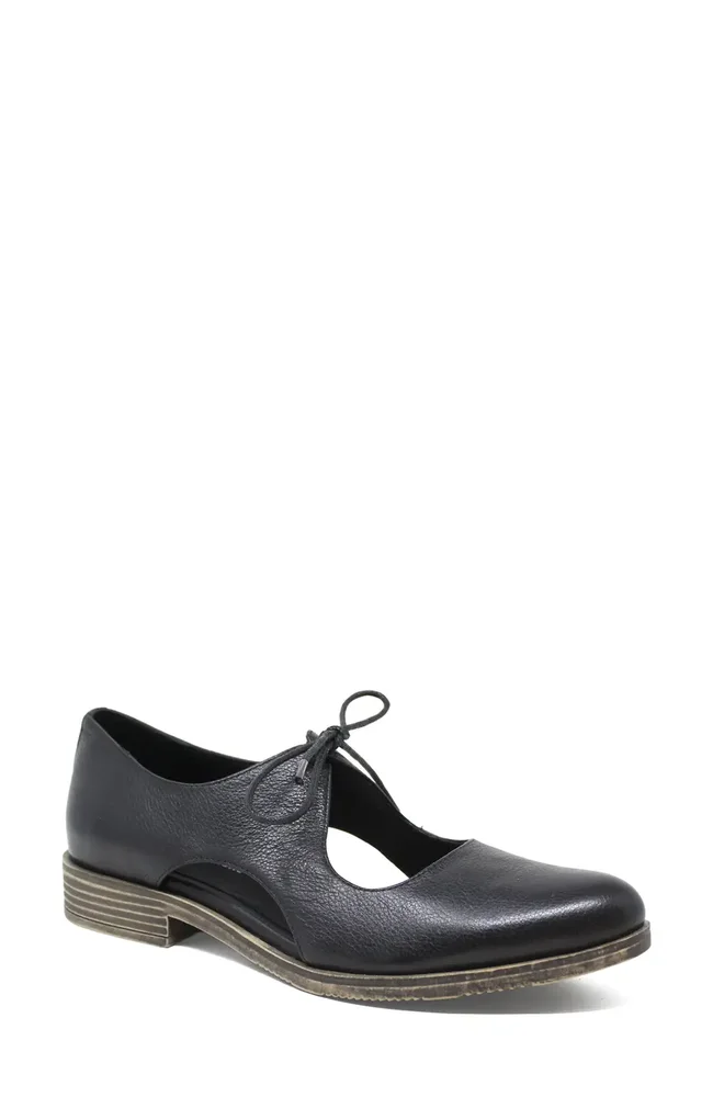 Keeria Low Lace Flat