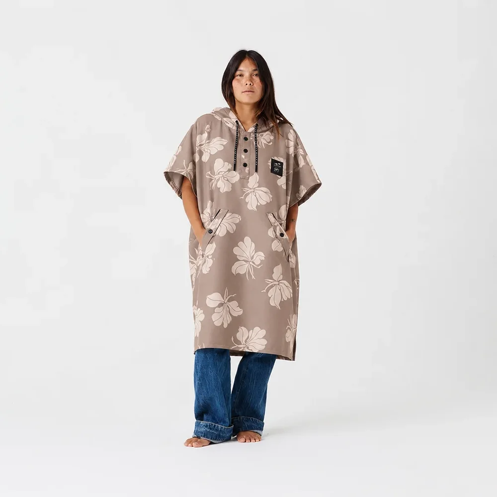 White Ginger Quick-Dry Poncho | Sig Zane Designs x Slowtide