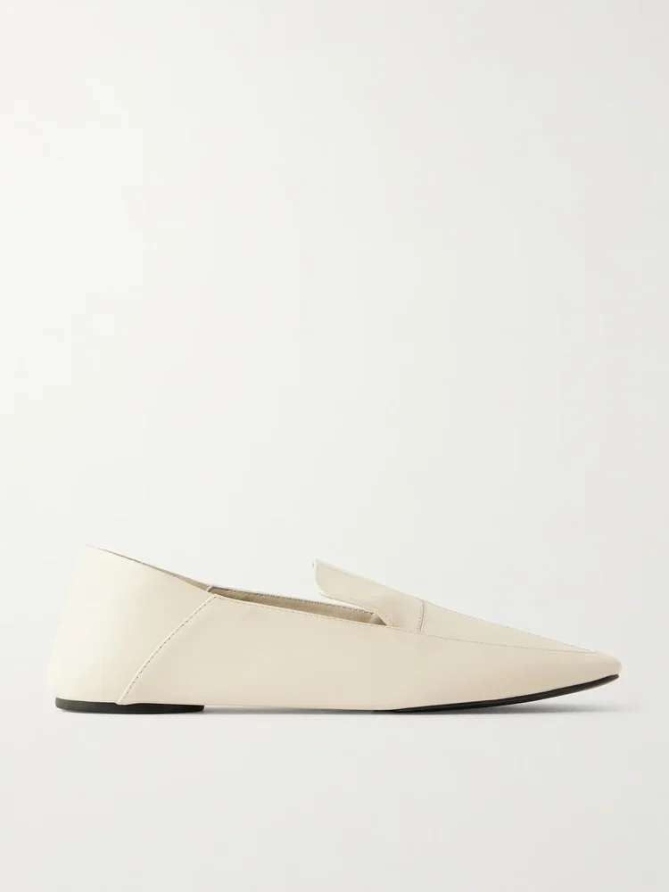 Minimal Flat leather loafer