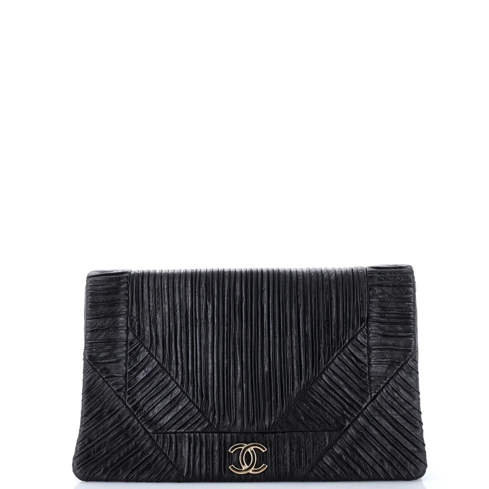 Pre-Owned Chanel Coco Pleats Flap Clutch Pleated Crumpled Calfskin Medium