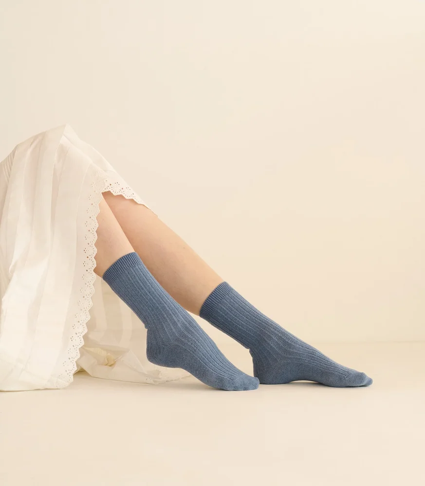 Merino Cashmere Ribbed Crew Socks in Bleu Jeans