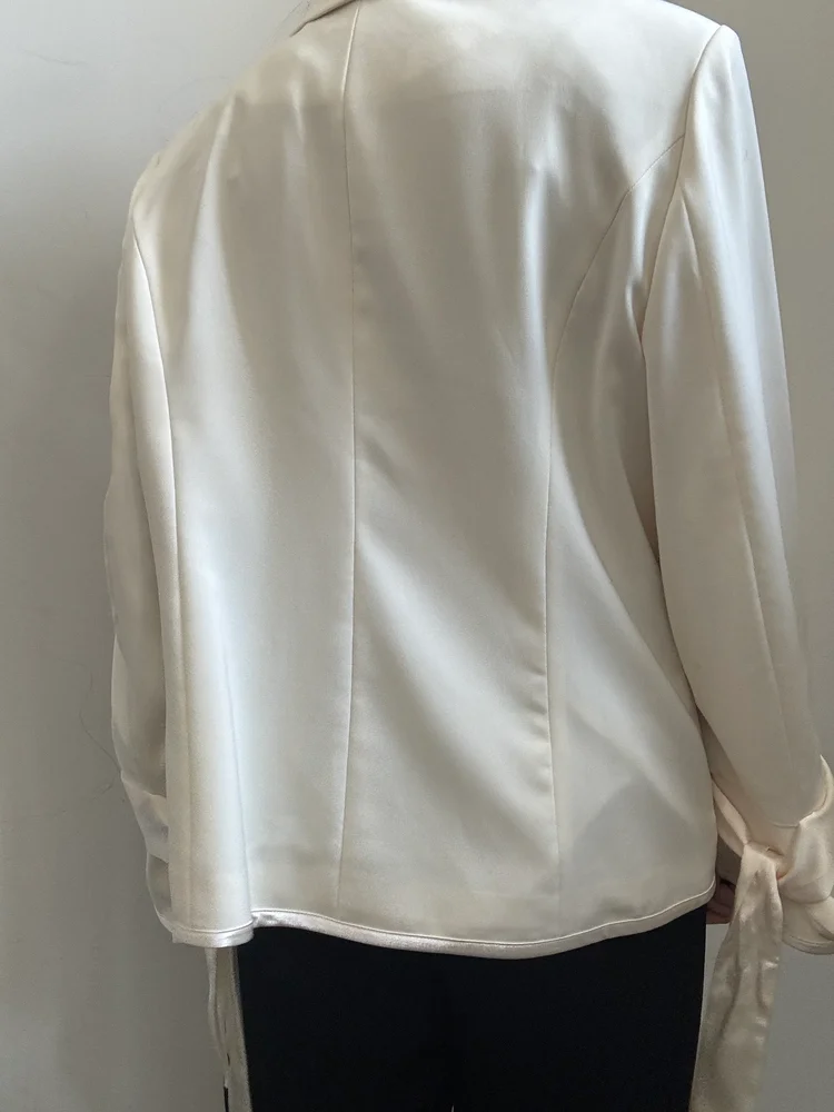 Vintage Ivory Blazer W/ Satin Trim Size Large