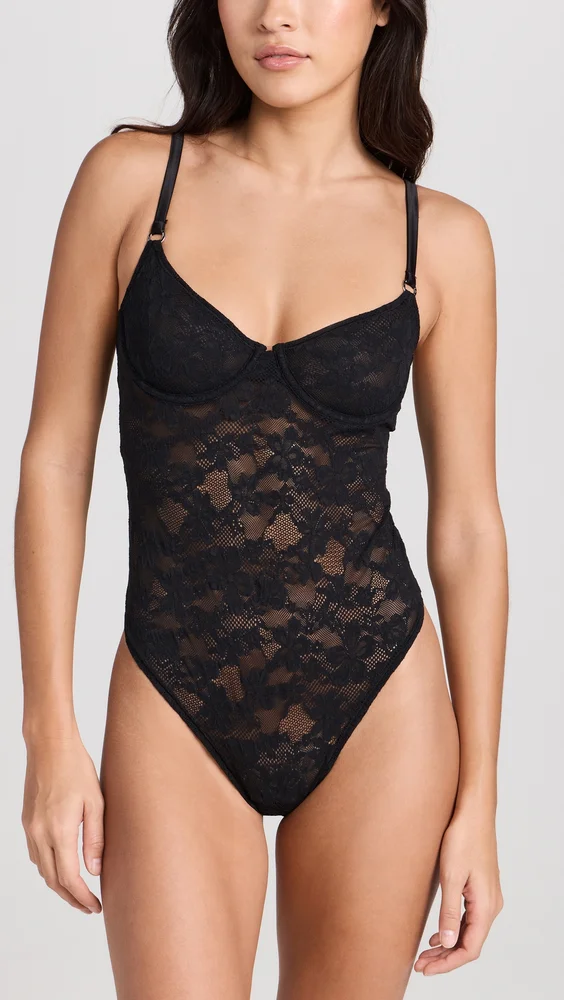Le Stretch Multifit Lace Thong Bodysuit