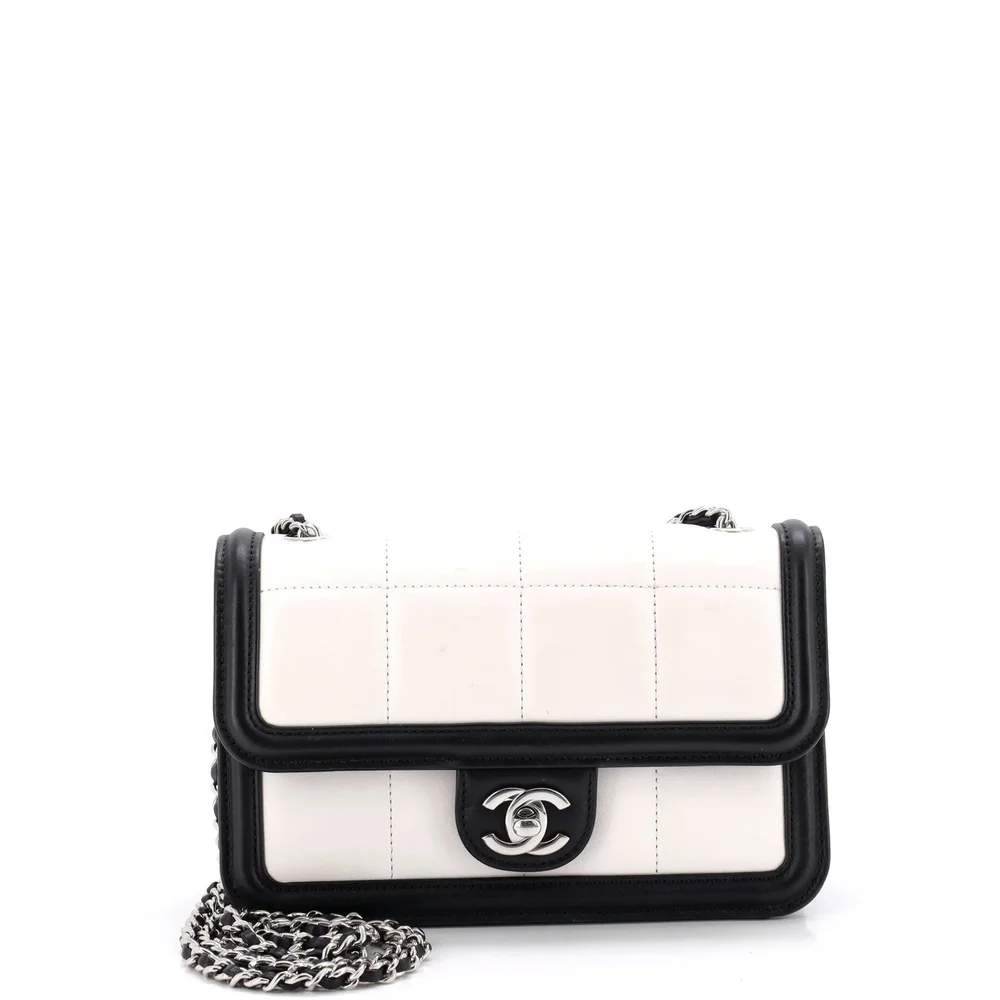 Pre-Owned Chanel CC Chocolate Bar Flap Bag Quilted Lambskin Mini