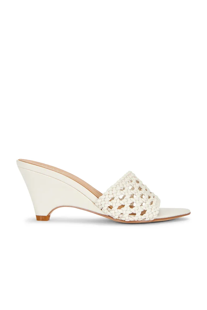 Estela Wedge
