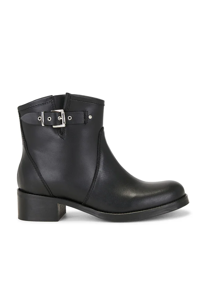 Hunter Buckle Gaucho Boot