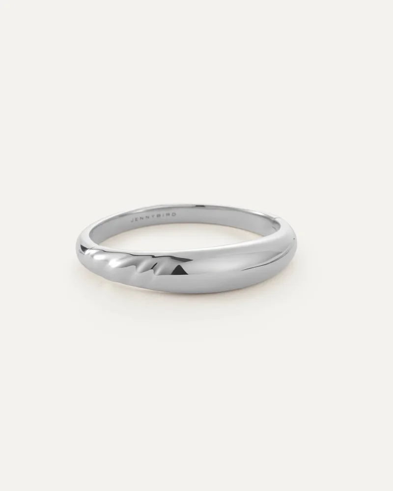 Nelle Bangle