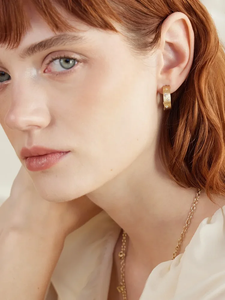 Fluted 14-karat gold diamond medium hoop earrings