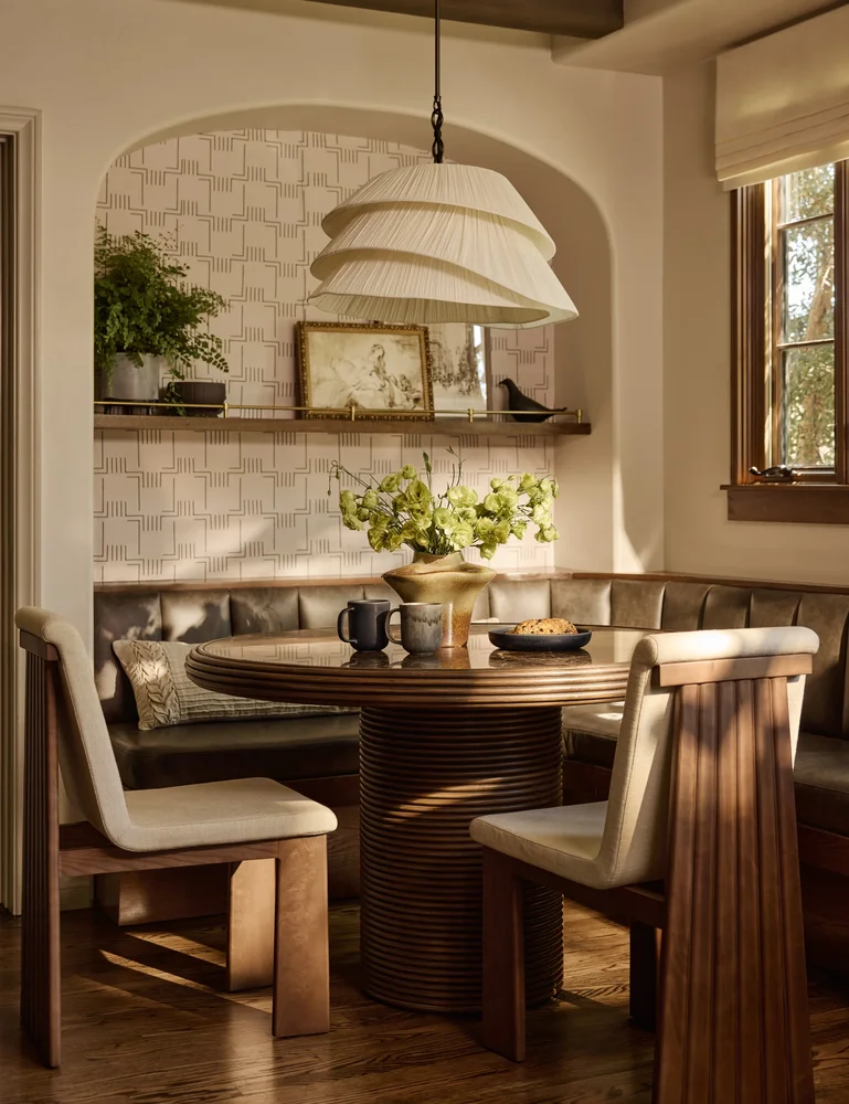 Brume Round Dining Table by Élan Byrd