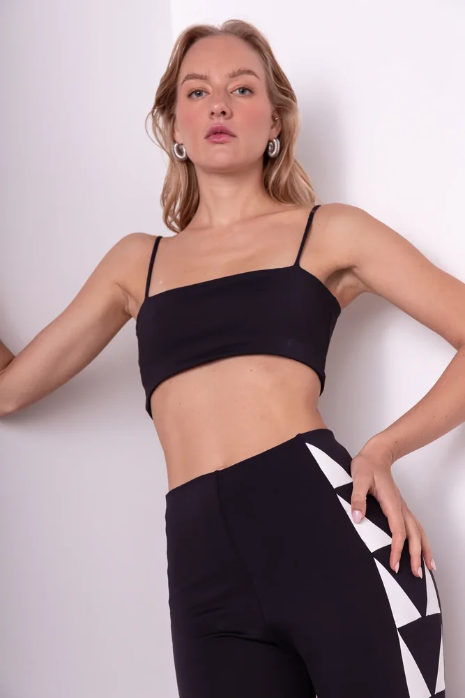 Base Crop Black