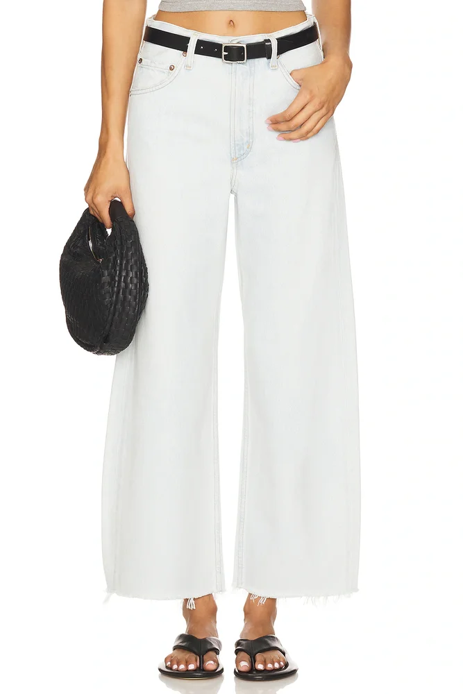 Low Curve Fray Jeans