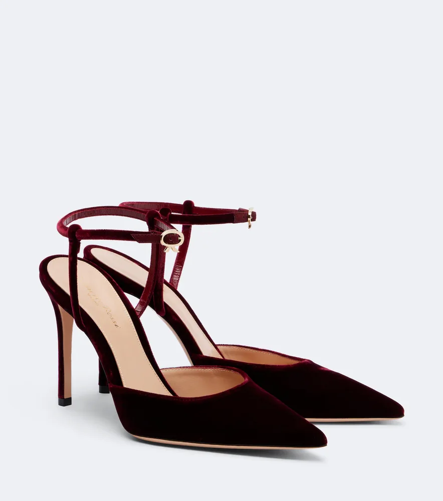 Velvet pumps